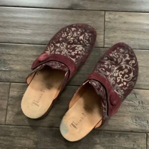 Think! Clogs preowned